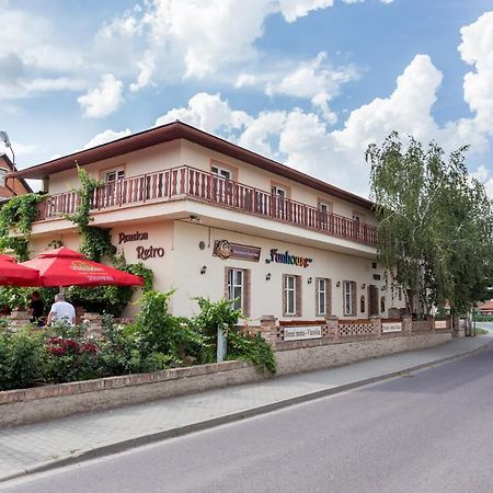 Retro Vrbovec Hotel Ngoại thất bức ảnh