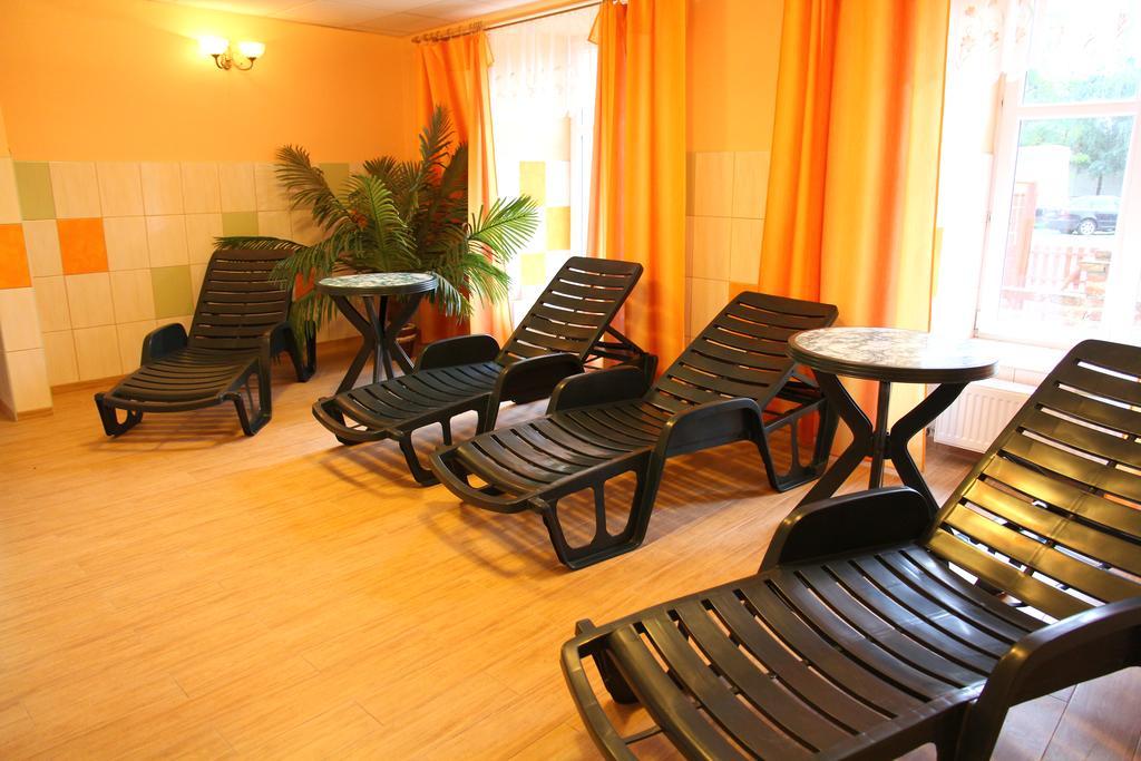 Retro Vrbovec Hotel Ngoại thất bức ảnh