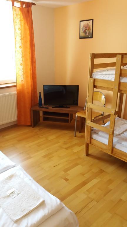Retro Vrbovec Hotel Ngoại thất bức ảnh