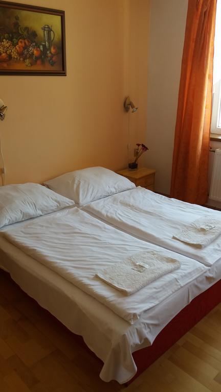Retro Vrbovec Hotel Ngoại thất bức ảnh