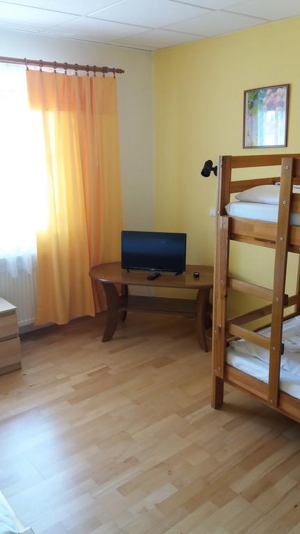 Retro Vrbovec Hotel Ngoại thất bức ảnh