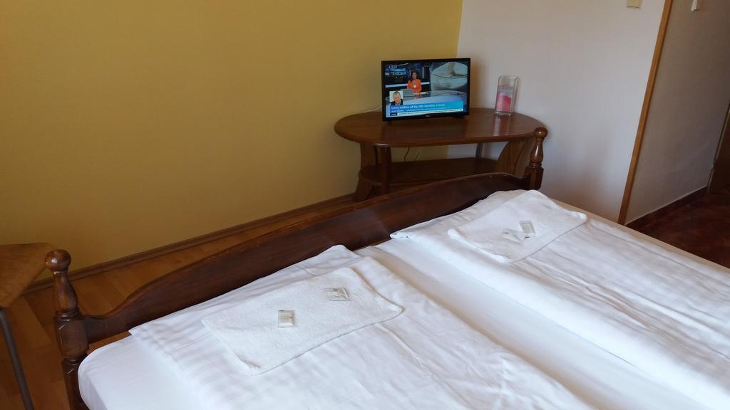 Retro Vrbovec Hotel Ngoại thất bức ảnh