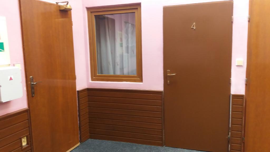 Retro Vrbovec Hotel Ngoại thất bức ảnh