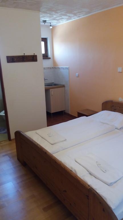 Retro Vrbovec Hotel Ngoại thất bức ảnh