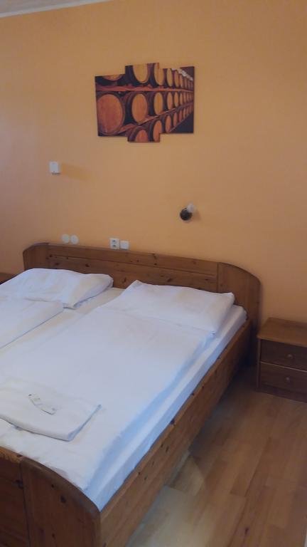 Retro Vrbovec Hotel Ngoại thất bức ảnh