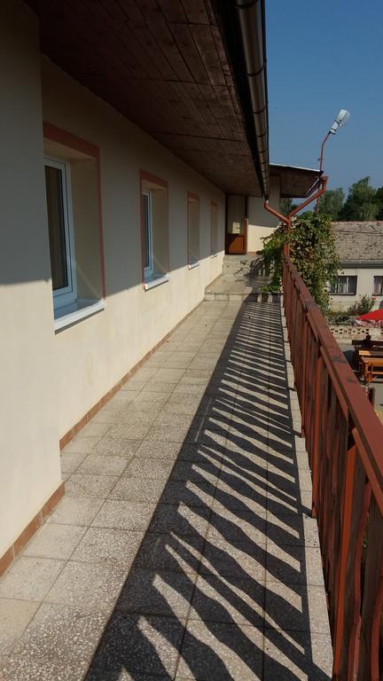 Retro Vrbovec Hotel Ngoại thất bức ảnh