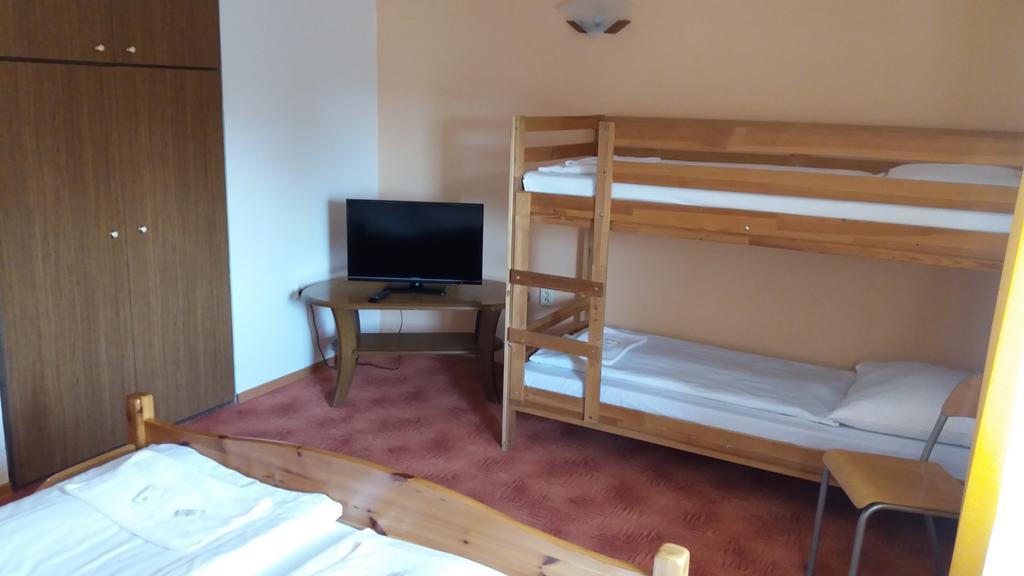 Retro Vrbovec Hotel Ngoại thất bức ảnh