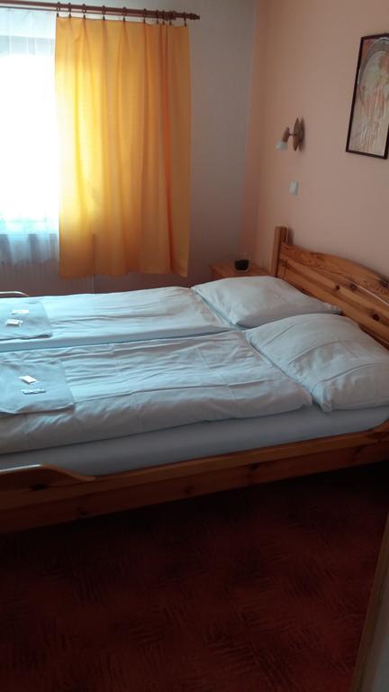 Retro Vrbovec Hotel Ngoại thất bức ảnh