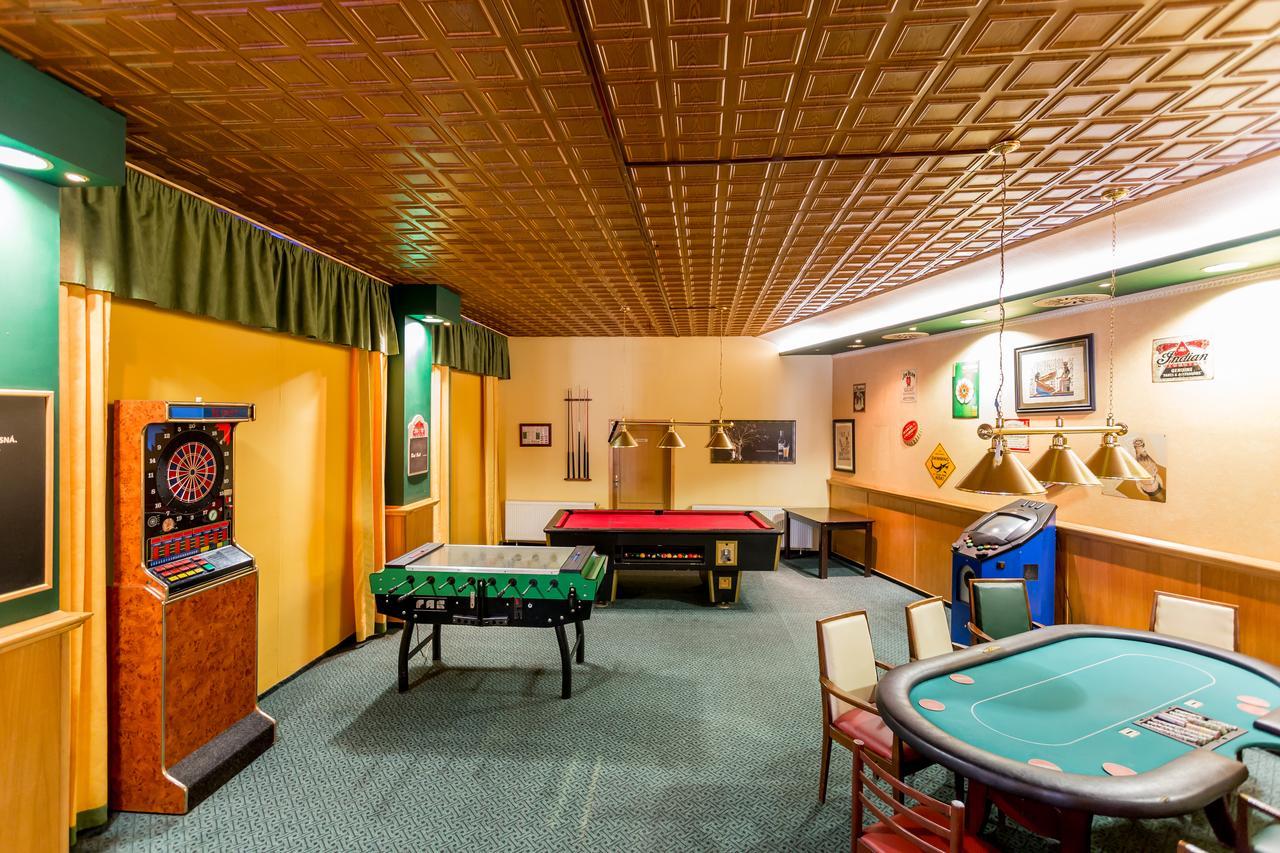 Retro Vrbovec Hotel Ngoại thất bức ảnh
